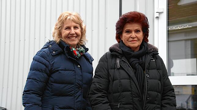 Sind dankbar für die Hilfe aus der Bevölkerung (von links): Susanne Hiltner und Hildegard Gallenschütz vom Tafel-Team in Radolfzell.