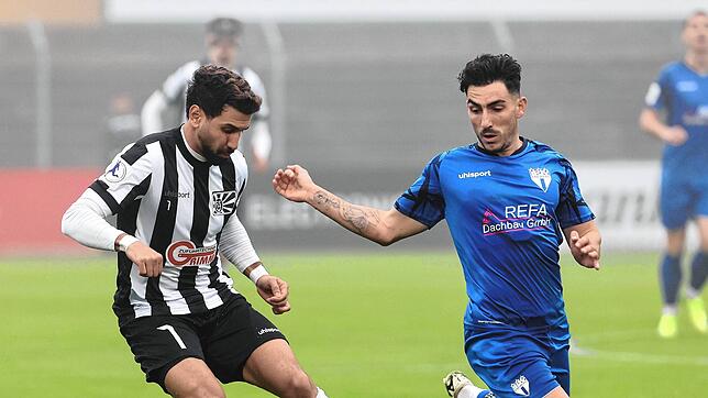Tevfik Ceylan (links) wird dem FC 08 Villingen aufgrund seiner fünften Gelben Karte fehlen. Neben ihm fehlen weitere Akteure.
