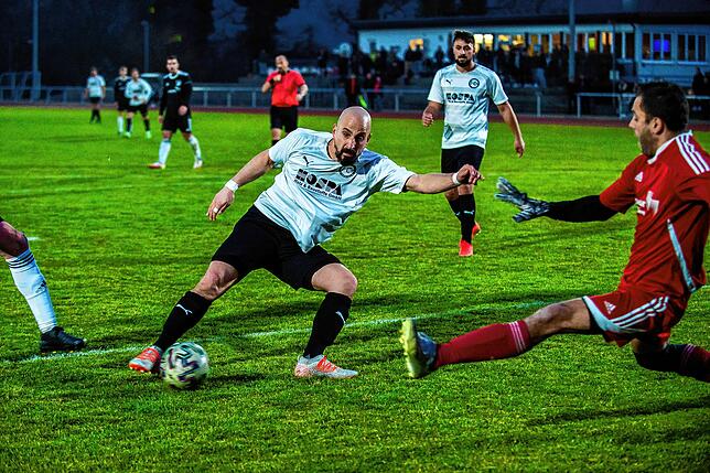 Bild 11: SV 08 Laufenburg II bremst FC 08 Bad Säckingen mit 1:1 im Verfolgerduell &ndash; und wir haben Bilder!