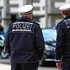 Polizeibeamte in der Radolfzeller Innenstadt. 2024 ereigneten sich weniger Straftaten als noch 2023. (Symbolbild)