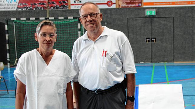 Terminleiterin Maria Hertrich und Blutspendeleiter Günter Dreher hoffen künftig mehr Spender bei ihren Spendeaktionen begrüßen zu ...