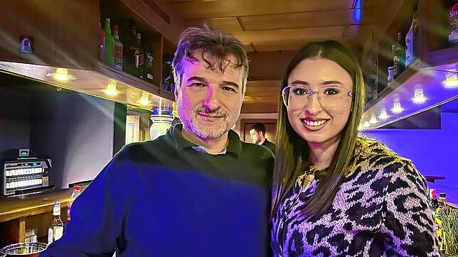 Jlyas Yildirim und Havva Nur arbeiten Hand in Hand im „Numbars“. Seine Tochter soll das neue Gesicht der Bar werden.