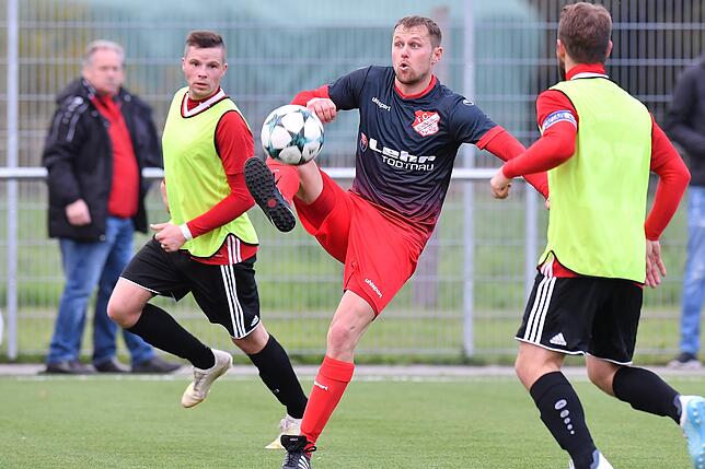 Bild 2: FC Schönau siegt 4:1 beim FC Wallbach &ndash; und wir haben Bilder!