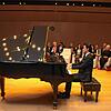 Ein besonderes Konzert in kleinem Rahmen: Für rund 30 Gäste spielt der Pianist Haiou Zhang im Öschberghof. Dort ist er nun auch ...