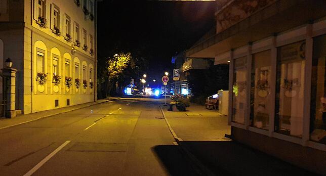 Bild 4: Mit Videos: Mit 300 Tonnen durch enge Straßen