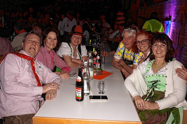Bild 40: Stimmung pur beim Düengemer Stadl
