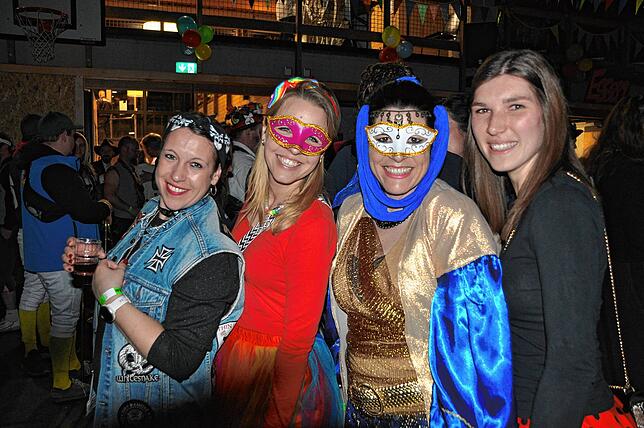 Bild 17: Beste Stimmung auf dem DLRG Ball in Wittenhofen