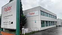 120 Mitarbeiter kümmern sich am Schopfheimer Faller-Standort um die Produktion von jährlich 1,2 Milliarden Haftetiketten. Foto: Sarah ...
