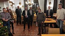 Die neue Vorstand mit den Abgeordneten Volker Mayer-Lay (Mitte) und Klaus Burger (hinten, rechts): Detlef Thimm, Siegfried Felix, Julia ...