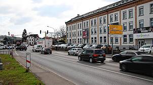 Die Radolfzeller Straße in Stockach: Von hier über die L194 bis nach Selgetsweiler veranstalteten zwei Männer mutmaßlich ein illegales ...
