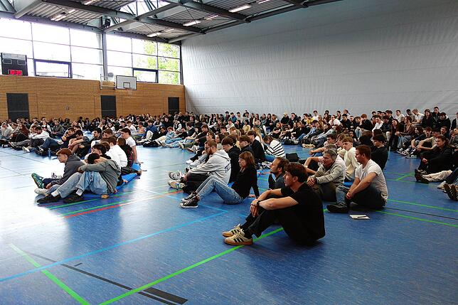Die gesamte Schülerschaft sowie das Kollegium konnte an der Vortragsveranstaltung teilnehmen.