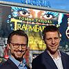 Eine Crowdfunding-Rettungsaktion für das Gloria-Theater Bad Säckingen haben Intendant Jochen Frank Schmidt (rechts) und Geschäftsführer ...