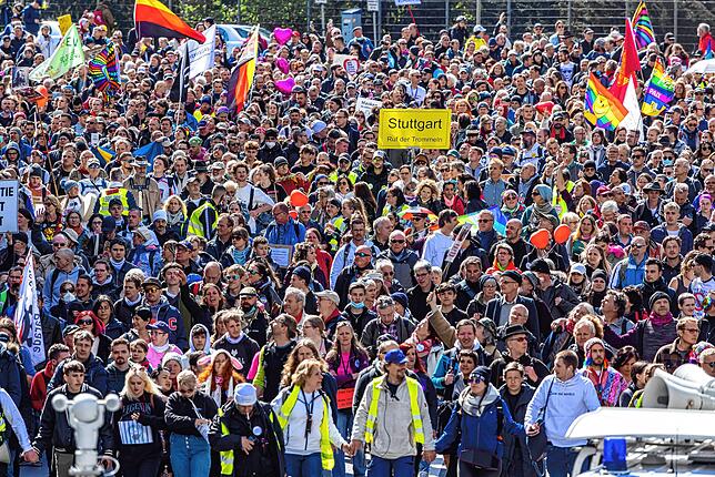 Solche Demonstrationen könnten verboten werden, sagte Landesvorsitzender der Deutschen Polizeigewerkschaft Ralf Kusterer. Die ...