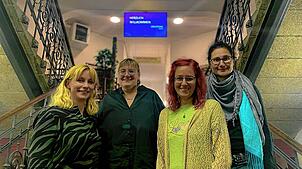 Antje Groll (von links) ist Vorsitzende des Elternbeirats, Verena Mohr  Stellvertreterin, daneben Kassiererin Elena Scharmacher und ...