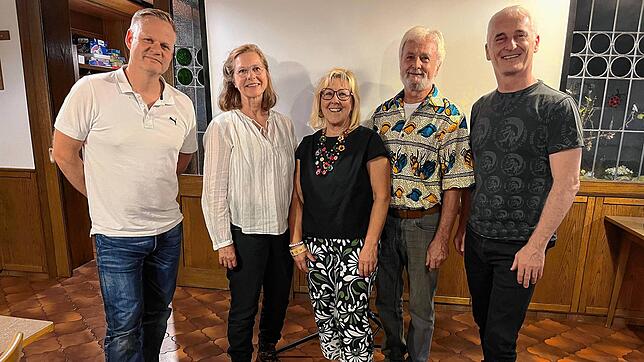 Sie sind die tragenden Säulen des Vereins Diabetes-Projekt The Gambia (von links): Kassenverwalter Sebastian Kaiser, Stellvertreterin ...