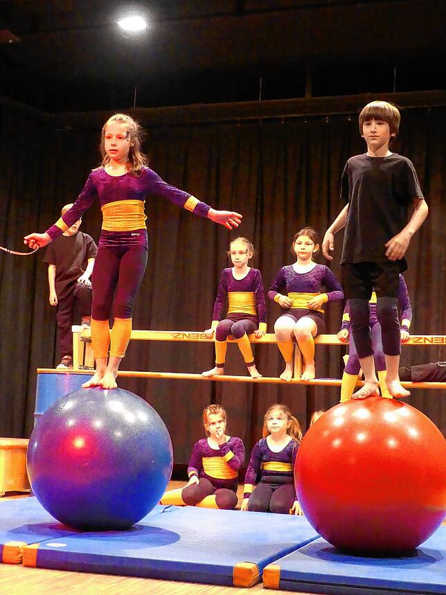 Bild 12: Zirkus in Bermatingen begeistert 600 Zuschauer – Das sind die schönsten Bilder der Show!