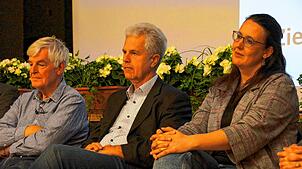 Bernd Rüffer (Verein Klimakompetent Mobil), Ralf Bendl (Verkehrsverbund Hegau-Bodensee) und Stefanie Matzner (Amt für Nahverkehr und ...