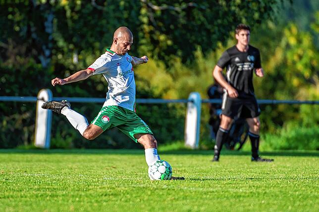 Bild 1: Spvgg. Andelsbach gewinnt mit 4:1 gegen den SC Niederhof/Binzgen &ndash; und wir haben Bilder!
