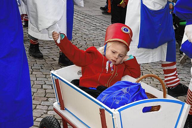 Bild 13: Narren haben sich ausgetobt: Nur noch Mini-Umzug am Dienstag