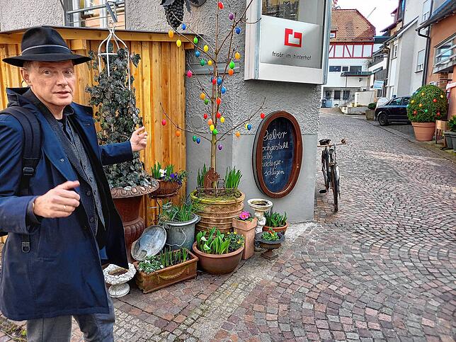 „Das ist doch eine ganz besonders schöne Ecke“, sagt Reiner App über den Bereich rund um den „frisör im ...