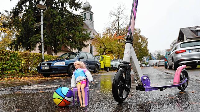 Ein Dutzend Straßen stehen zur Disposition. Wird auch die Fischenzstraße im Stadtteil Paradies, bislang Tempo-30-Zone, zur Spielstraße?