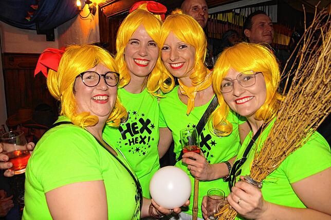 Bild 21: Rieswelleball 2025: Eindrücke vom stimmungsvollen Fasnetauftakt im Bregtälersaal