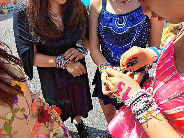 Bild 11: Die besten Bilder: Fans in Zürich freuen sich auf Taylor Swift