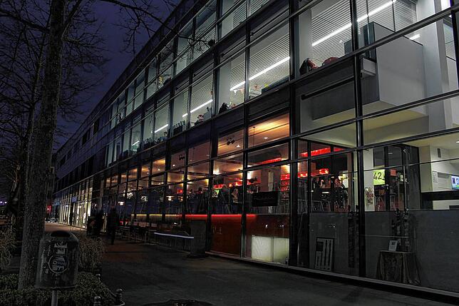 Das Restaurant Felders an der Uferpromenade in Friedrichshafen. Ab Dezember bietet Inhaber Ralf Felder freitags und samstags Gerichte ...