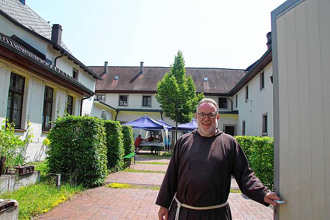 Die Schließung des Stühlinger Klosters (im Bild: Bruder Harald Weber bei einer Veranstaltung vor einigen Jahren) war für viele ...