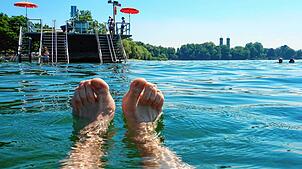 Die erste Hitzewelle in diesem Jahr hat die Region fest im Griff. Auch die Wassertemperaturen steigen.