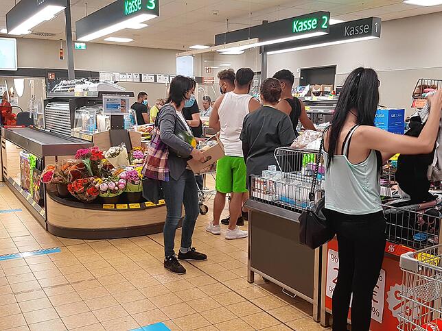 Bild 2: Keine Maskenpflicht und zur Belohnung Gutscheine: Gibt es immer Extrawürste für Schweizer in Konstanz?