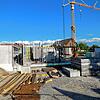 Dorfhaus Überauchen: Der Baufortschritt ist unverkennbar. Schon stehen die ersten Wände. In der Umgebung der Halle wurden jedoch eine ...