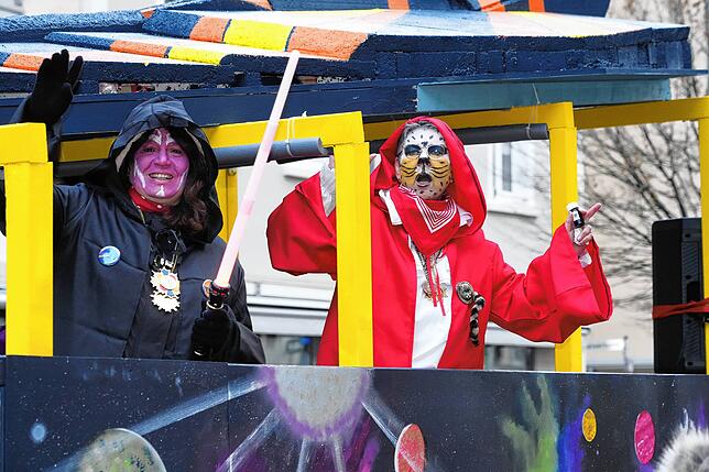 Einen schönen Wagen du hast: Die „Jedi-Cats“ mit Laserschwert und Gummibärchen