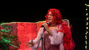 Auftritt als „Carmen Krause“: Comedian Tom Gerhardt mit seinem Programm „Volle Packung“ im Gloria Theater in Bad Säckingen.