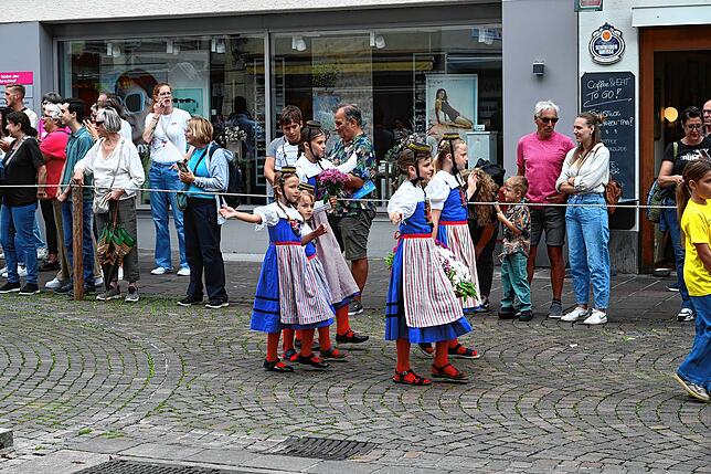 Bild 4: So schön ist das bunte Treiben am Chilbi-Festumzug (Teil 1)