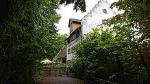 Beliebtes Ausflugsziel von Wanderern, Geheimtipp unter den Einheimischen: Der 1661 erbaute Burghof oberhalb von Wallhausen.