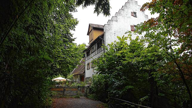 Beliebtes Ausflugsziel von Wanderern, Geheimtipp unter den Einheimischen: Der 1661 erbaute Burghof oberhalb von Wallhausen.