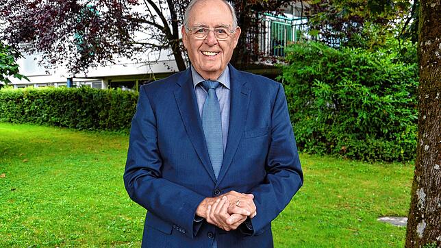 Roland Sing wurde nach vielen Jahren Einsatz für das Hegaujugendwerk in Gailingen verabschiedet. Bild: A.Jagode/HJW