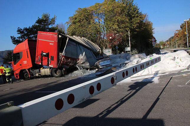 Die Kollision eines Personenzugs mit einem Lastwagen in Sipplingen sorgt bei Suchen mit der Internetsuchmaschine Google im Jahr 2018 für ...