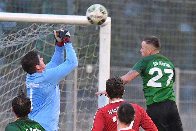 Bild 5: SV Herten fegt den FC RW Weilheim mit 6:0 vom Platz &ndash; und wir haben Bilder!