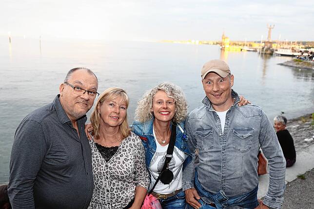 Bild 11: Die Gäste feiern beim Stadtgartenfest: Hier sind die Fotos vom ersten Abend