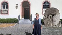 Schulleiterin Heidi Linster, hier im Klosterhof der Heimschule Kloster Wald, möchte neue Schülerinnen für die renommierte ...