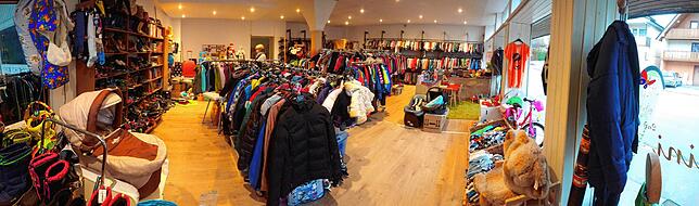 Der Secondhand-Laden „Bambini“ in Mühlhofen hat Schuhe, Kleidung, Spielzeug, Kinderwagen und Fahrräder im Angebot.