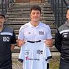 Danilo Cristilli (mitte) wurde im Mai von FC 08-Sportvorstand Arash Yahyaijan (links) und Cheftrainer Marcel Yahyaijan als Neuzugang ...