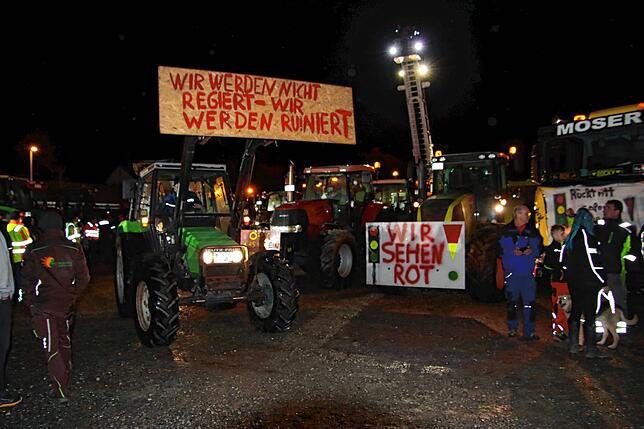 Bild 5: Landwirte haben genug: Alle Bilder von der Traktor-Protestfahrt durch Stockach