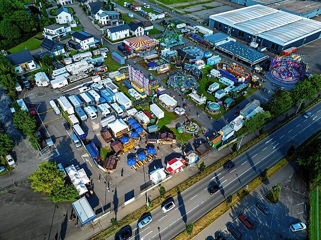 Volksfest auf dem Messegelände in Schwenningen: So sieht die Veranstaltung aus der Vogelperspektive aus.