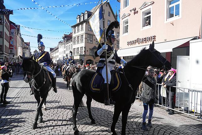 Bild 20: Warum der Fasnet-Umzug in Villingen jedes Jahr Groß und Klein fasziniert – Entdecke die Highlights!