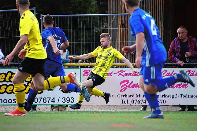 Bild 11: SV Todtmoos spielt 1:1 gegen den SV Karsau – und wir haben Fotos!