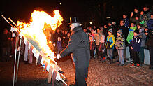 "Die Fasnacht ist verschwunden", jammerte Alet-Präsident Ludwig Egenhofer unter Tränen und stimmte traurig die Aschermittwochs-Litanei ...