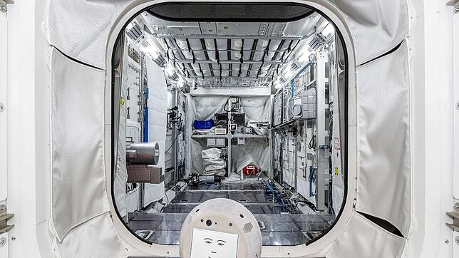 Das ist das neue Astronauten-Helferlein: Cimon-2-Roboter, maßgeblich entwickelt in Immenstaad am Bondesee.